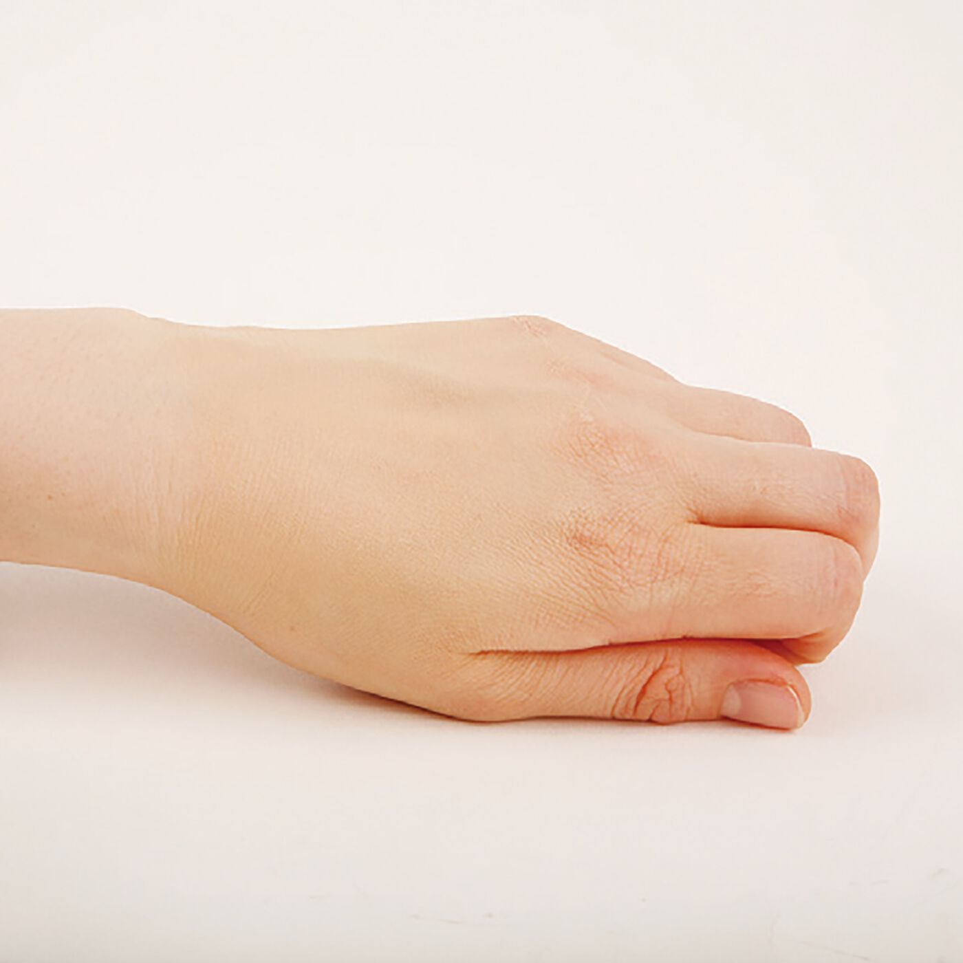 フェリシモの雑貨 Kraso|nopa マイベストカラーファンデーション|[3]健康的で自然な色に変化して肌になじみます。