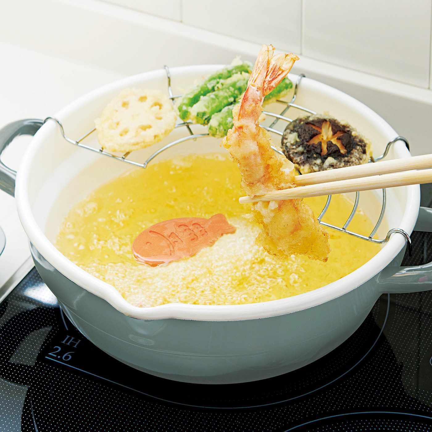 フェリシモの雑貨 Kraso|油にポンっと入れるだけで揚げ物レベルが手間なしアップ！　サクッとあげものちゃん