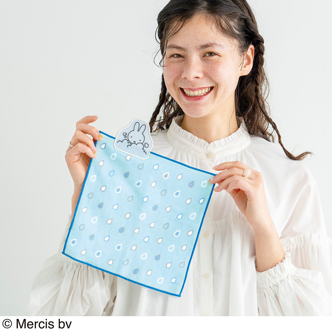 フェリシモの雑貨 Kraso|ミッフィーサークル　ワッペン付きガーゼパイルハンカチの会