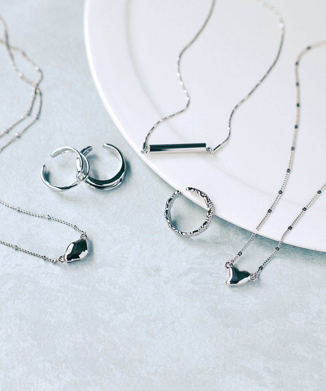 フェリシモの雑貨 Kraso|スタイリストりさ×UP.de　秒で華やぐ！マグネット着脱ネックレス＆イヤカフにもなるリングセットの会〈シルバーカラー〉