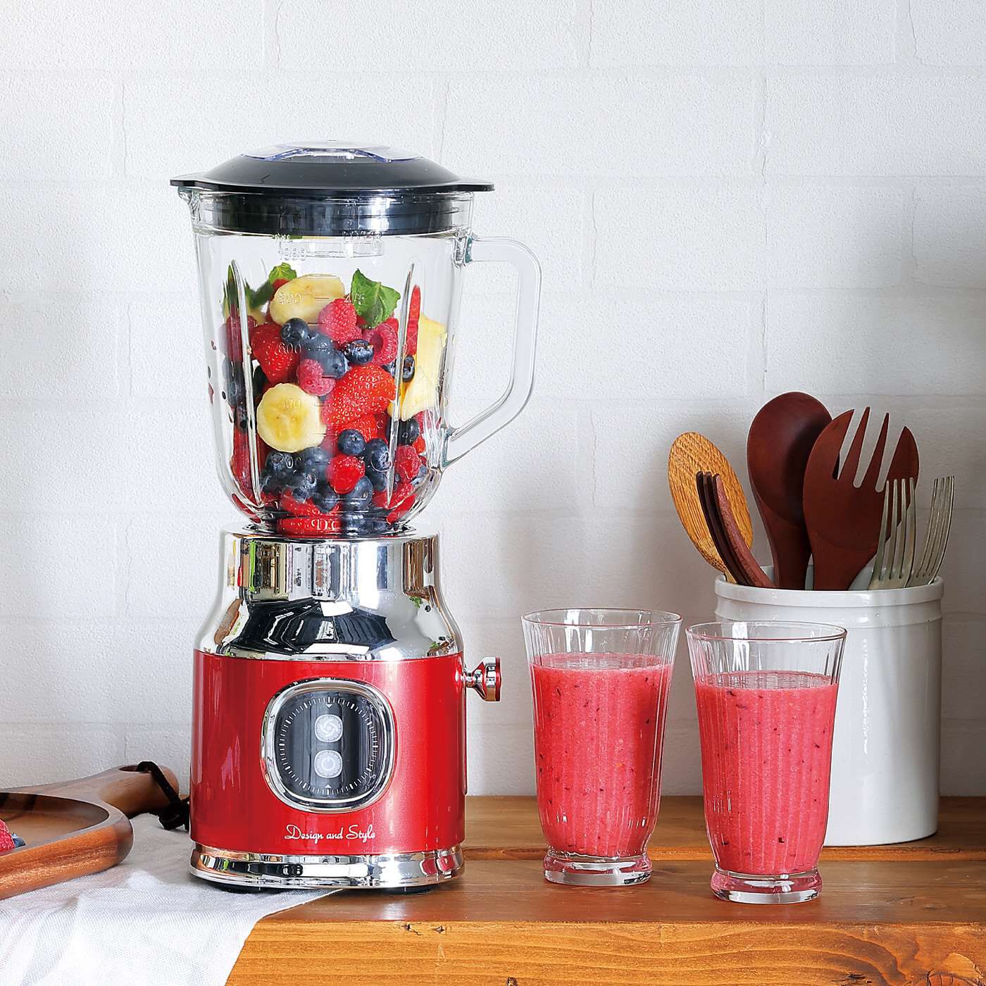 フェリシモの雑貨 Kraso|特別セレクト　赤いキッチン家電セット|1台2役ミルミキサー。ジュースやスープづくりから、コーヒー豆挽（ひ）き、ふりかけづくりまでらくらく。