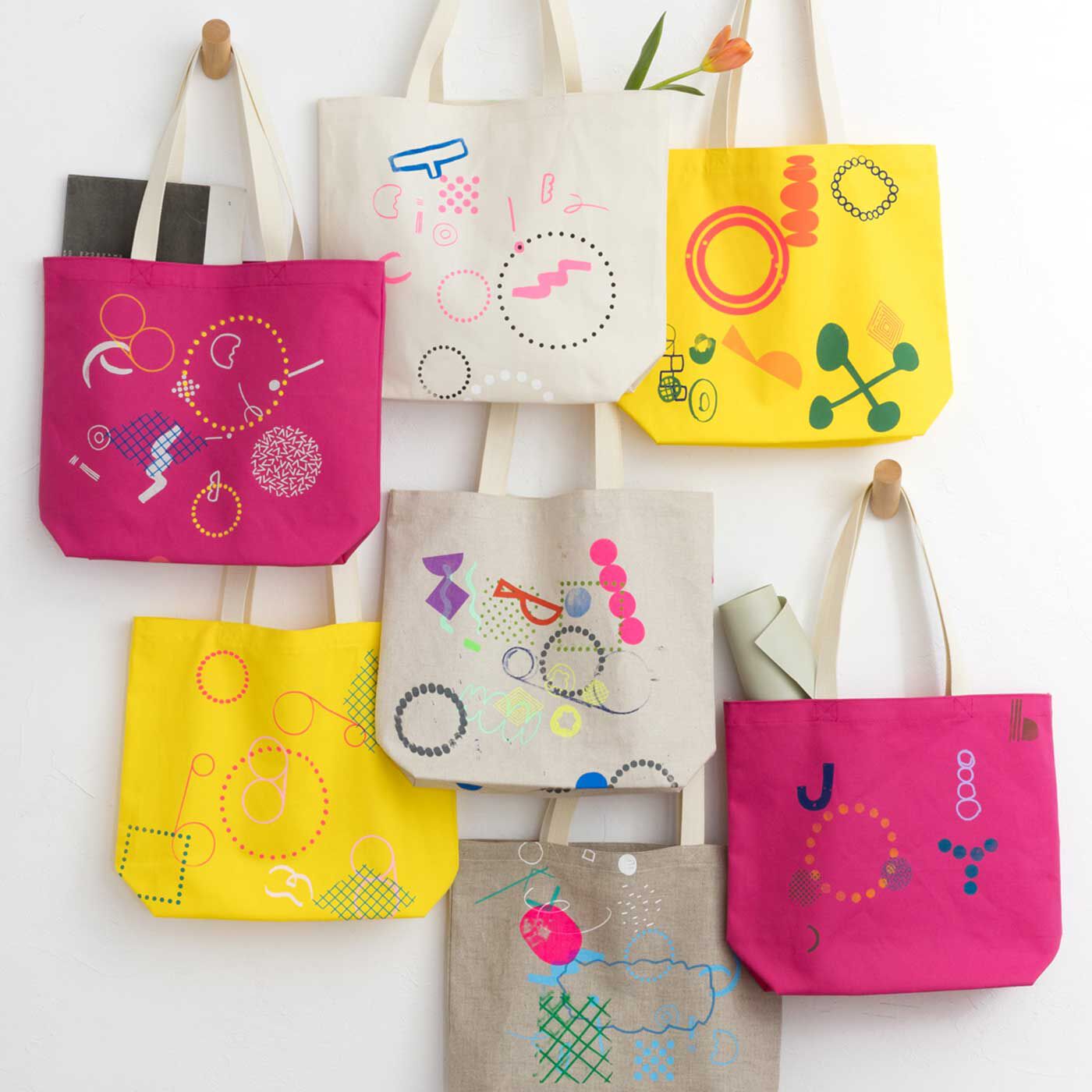 フェリシモの雑貨 Kraso|【数量限定】LIVE WORKS トートバッグ〈イエロー〉|トートバッグは〈ナチュラル〉〈ピンク〉〈イエロー〉の3色を制作しました。