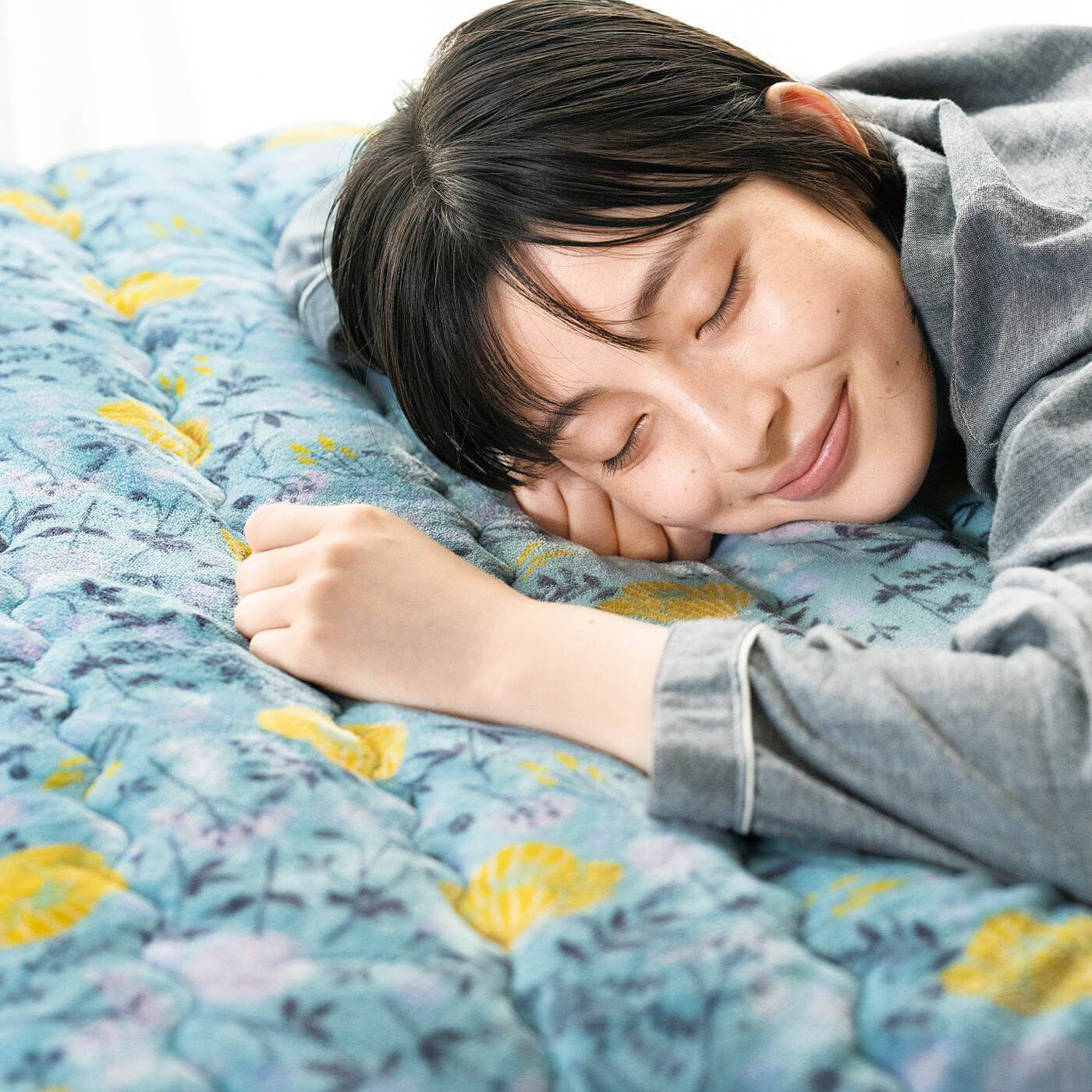 フェリシモの雑貨Kraso［クラソ］|クーフゥ　眠りに至福の肌心地　ほかとろ敷きパッド〈木陰の花々〉〈シングル〉の会