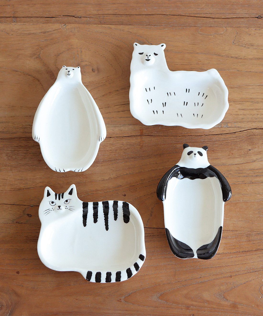 フェリシモの雑貨 Kraso|シナリーモチーフトレイ〈パンダ〉|お届けは〈パンダ〉になります。