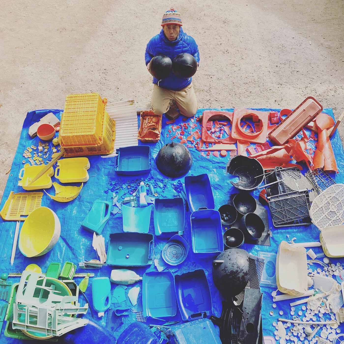 フェリシモの雑貨 Kraso|【ｂｕｏｙ・ブイ】海洋プラスティックゴミから生まれた せっけんトレイの会|こんな大きなものも流れ着いてきます。