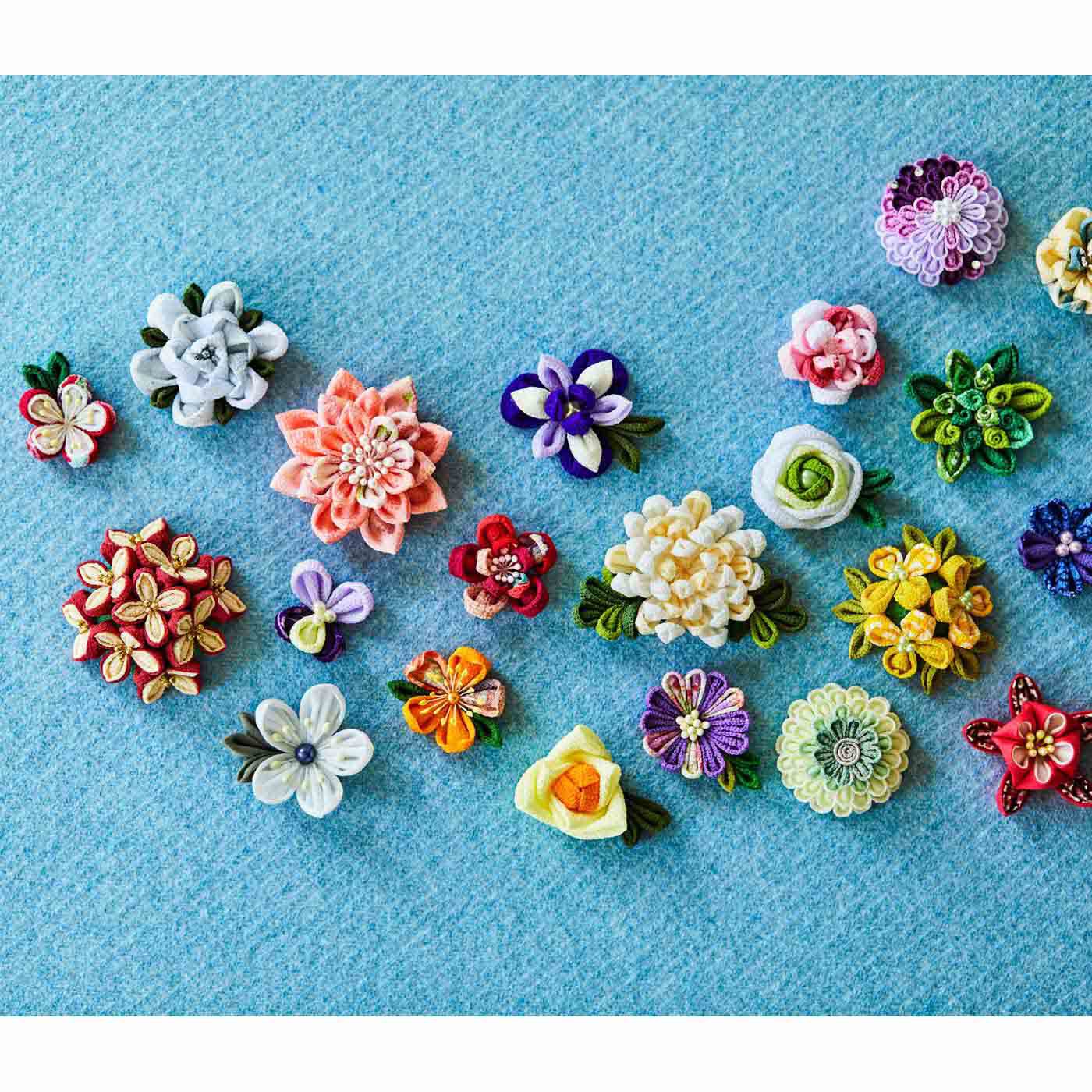 Couturier[クチュリエ]|四季折々に咲かせる　つまみ細工の花50デザイン　間彦由江さんからの贈りもの