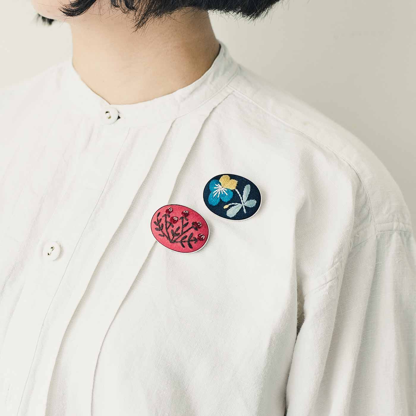 Couturier[クチュリエ]|【タイプが選べる】マカベ アリスさんの季節のうつろいを感じる お花の刺しゅうブローチ