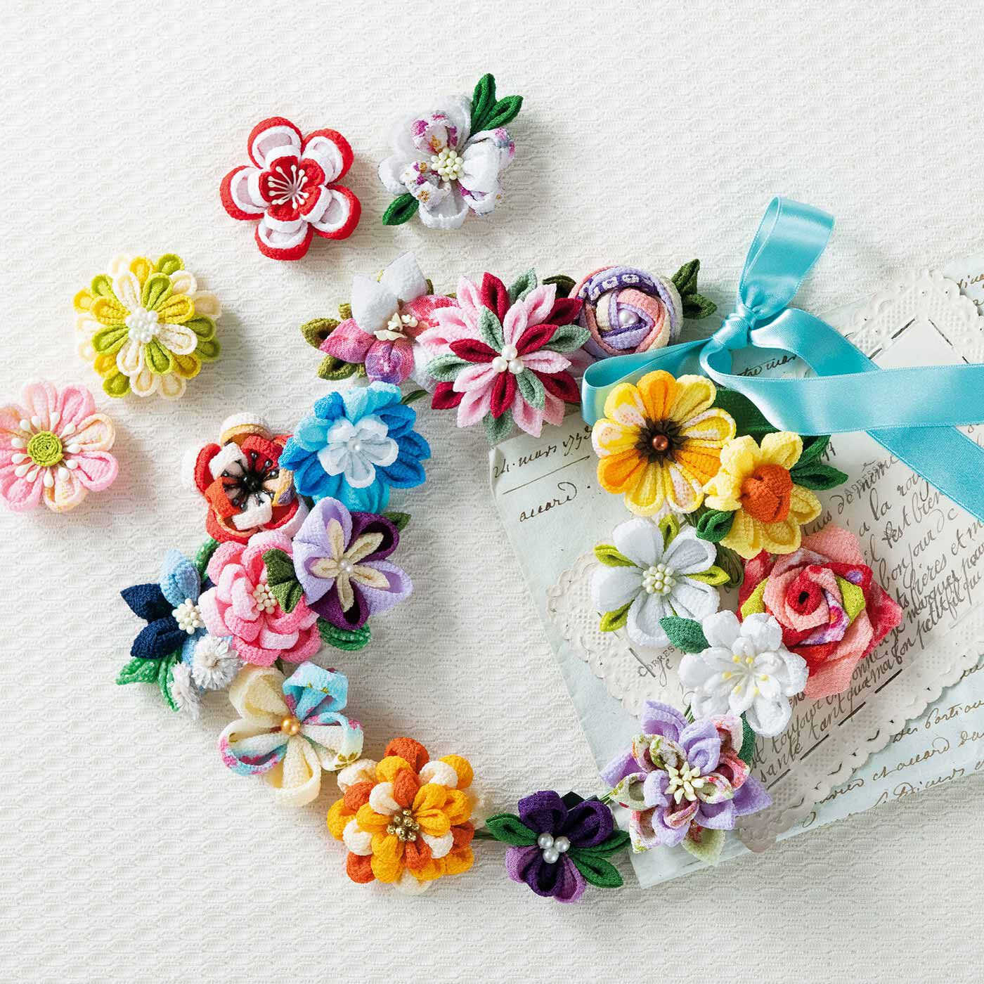 Couturier[クチュリエ]|小さな一輪に個性がキラリ つまみ細工の花図鑑の会