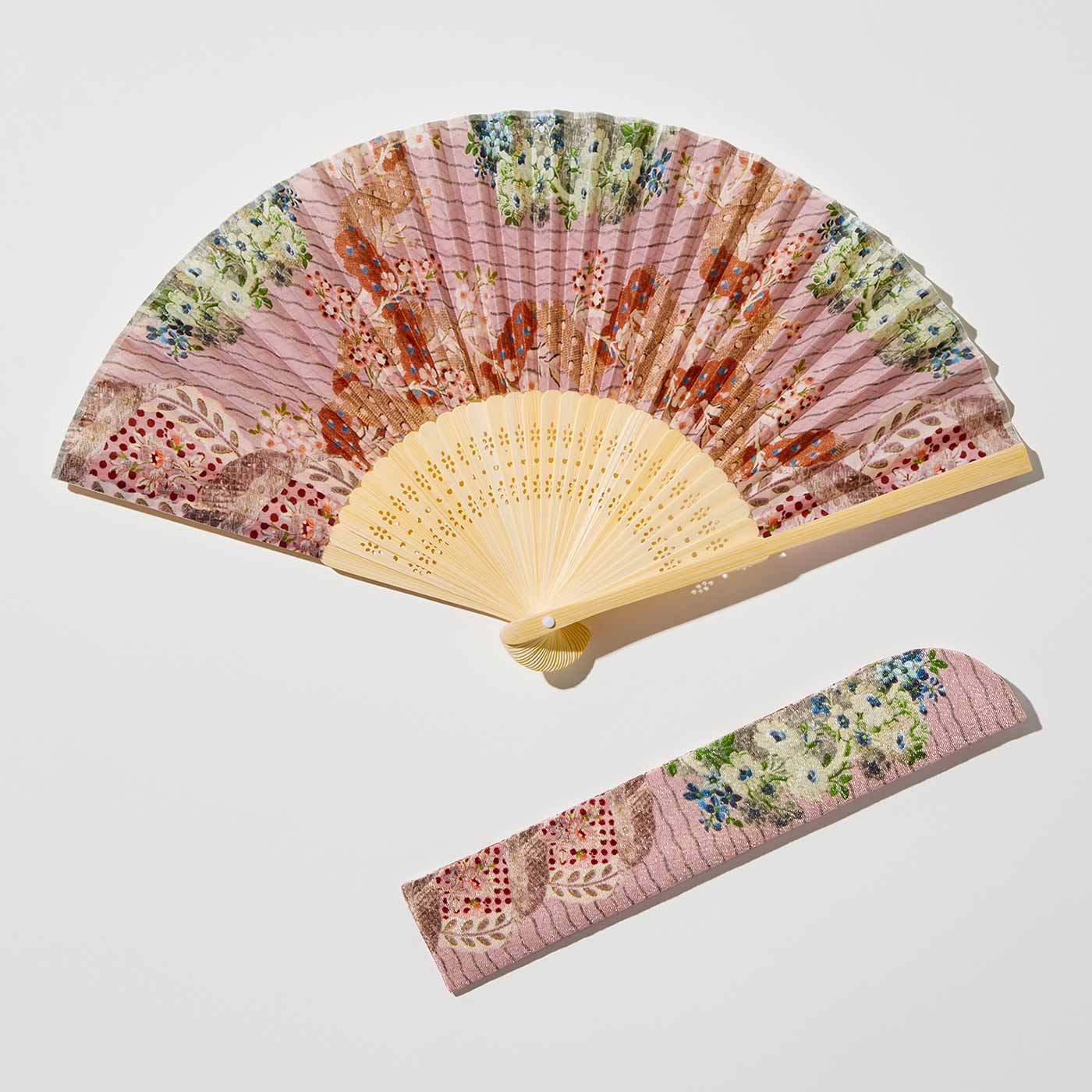 MEDE19F|【KCI 京都文化服飾研究財団】衣裳柄扇子〈ドーンピンク〉